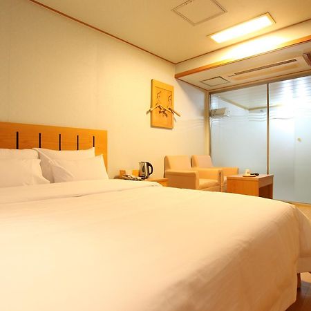 Prince Hotel Seul Esterno foto